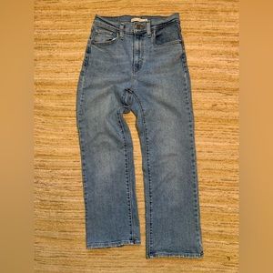 Levi’s high waisted crop flare 27